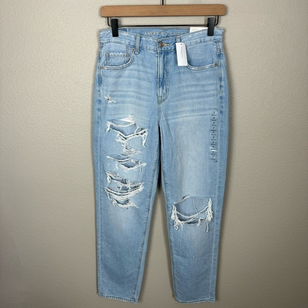 American Eagle NWT Women’s Distressed High-Rise Mom Straight Jeans - Picture 2 of 11